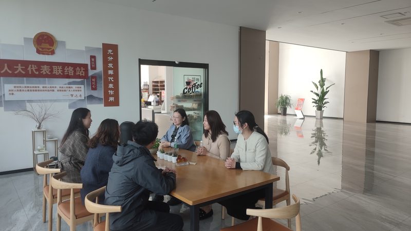 内容矩阵是指通过多种形式、渠道和平台，向用户呈现内容。具体包括：